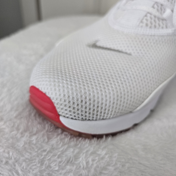 Nike Air Max 90 EZ Men's White/Metallic Silver Sneakers w/ Red & Blue Bottom - Picture 7 of 10